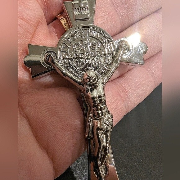 Cross Keychain Trinket Silver Colored Metal New in box - Picture 3 of 8